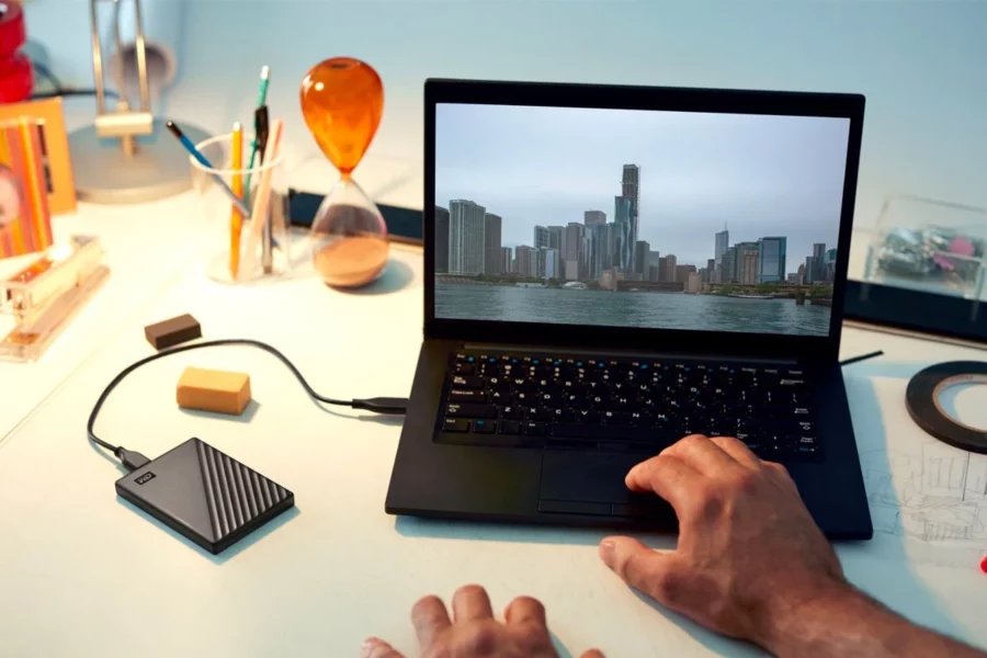 Back up fișiere în Windows 10 și 11